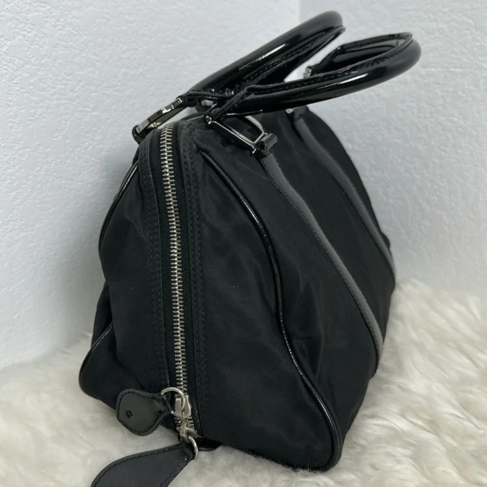 💯 Authentic Dior Handbag🍀 - Picture 10 of 17